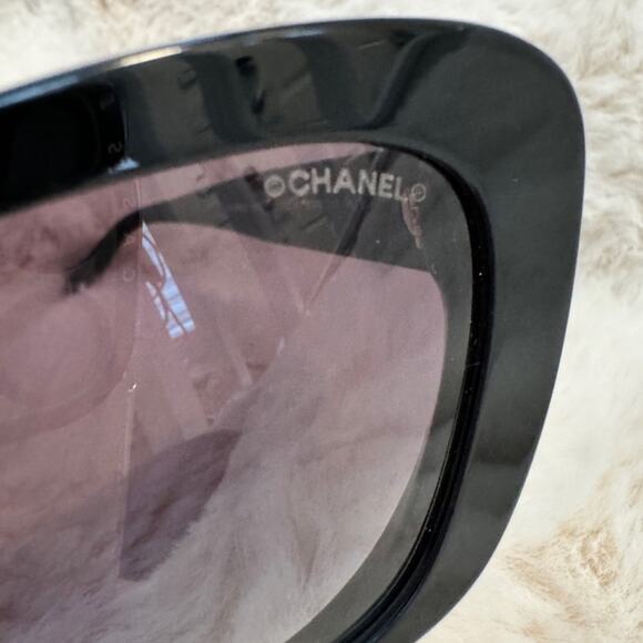 Chanel Pearl Cat Eye CC Sunglasses main image 4